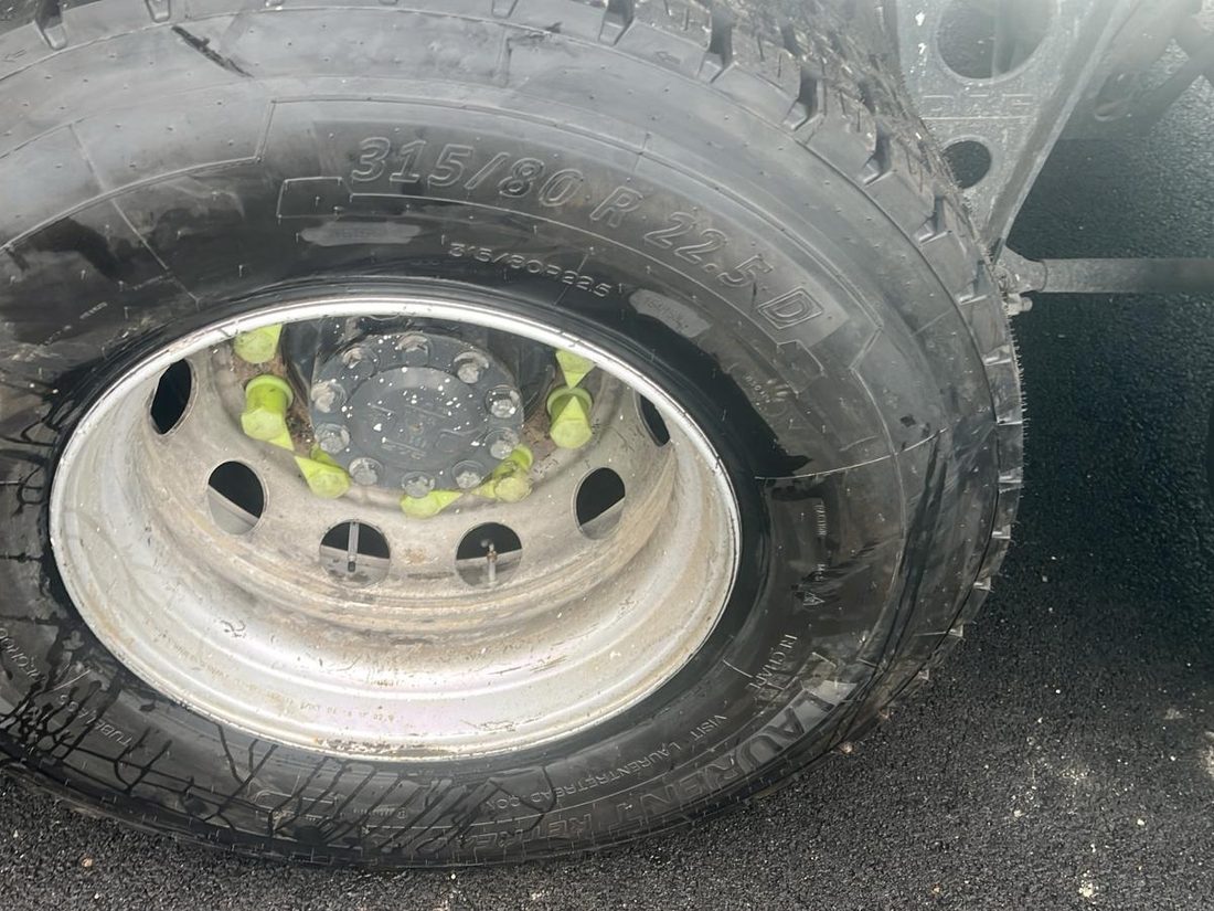 Pneu poids lourd 315/80 R22.5 remonté et contrôlé avant remise en route